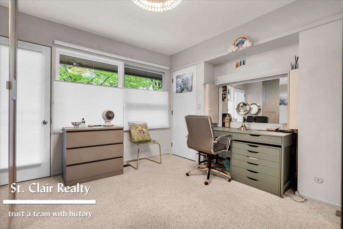 560 N Riverside Avenue, MI 48079 — Photo 22