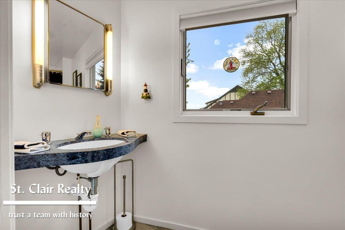 560 N Riverside Avenue, MI 48079 — Photo 29