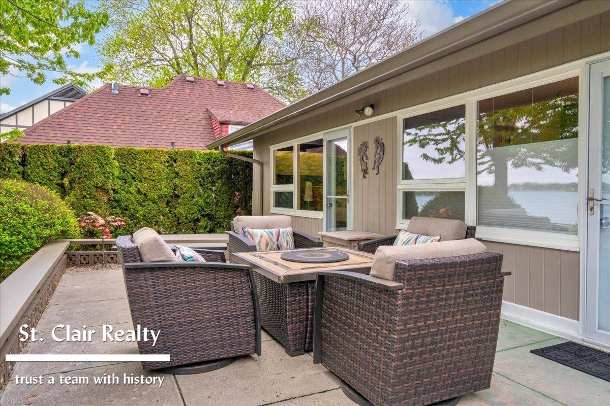 560 N Riverside Avenue, MI 48079 — Photo 37