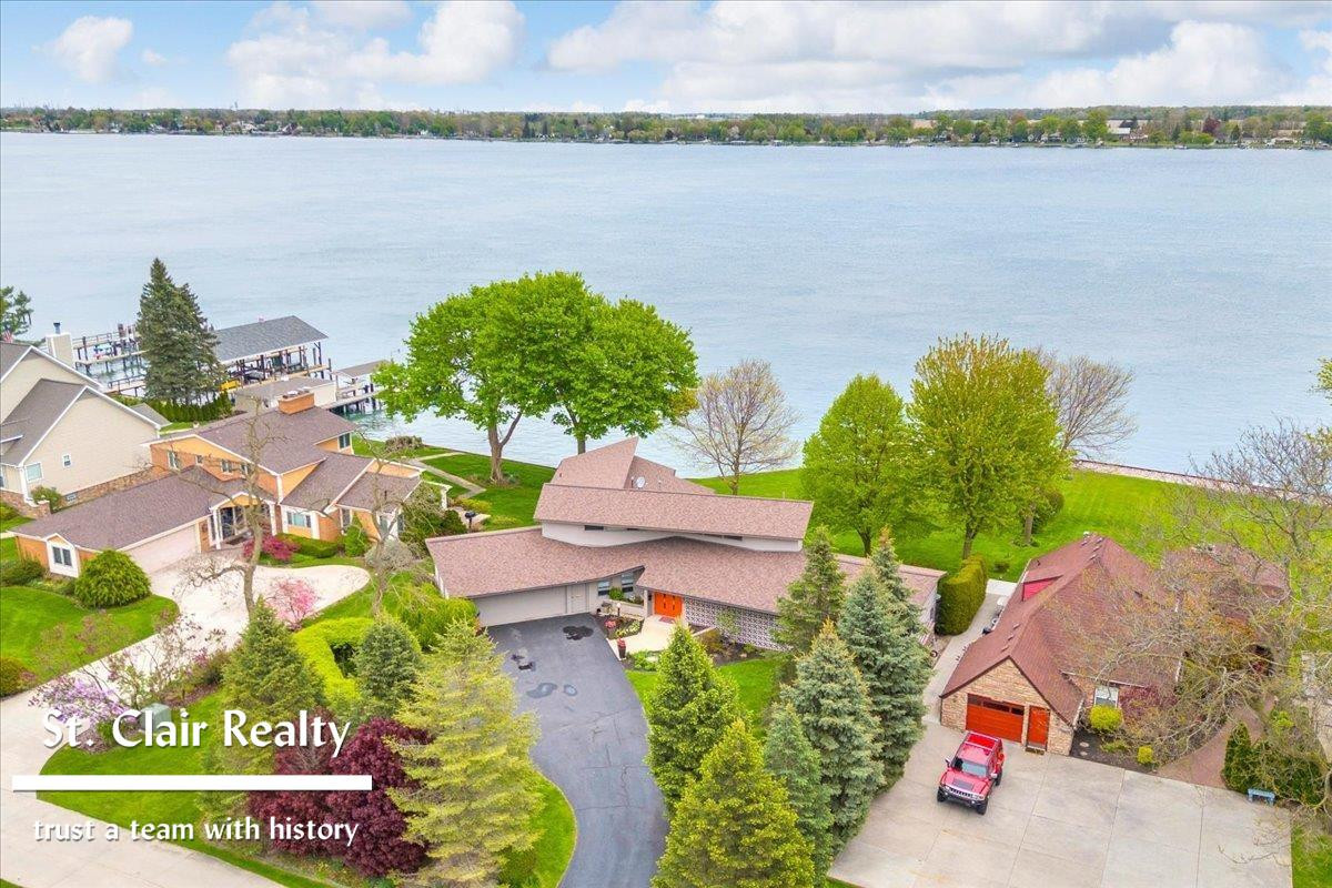 560 N Riverside Avenue, MI 48079 — Photo 41