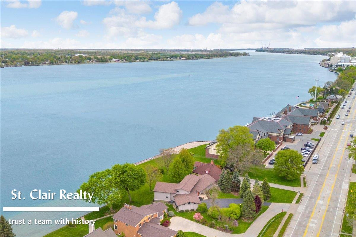 560 N Riverside Avenue, MI 48079 — Photo 47