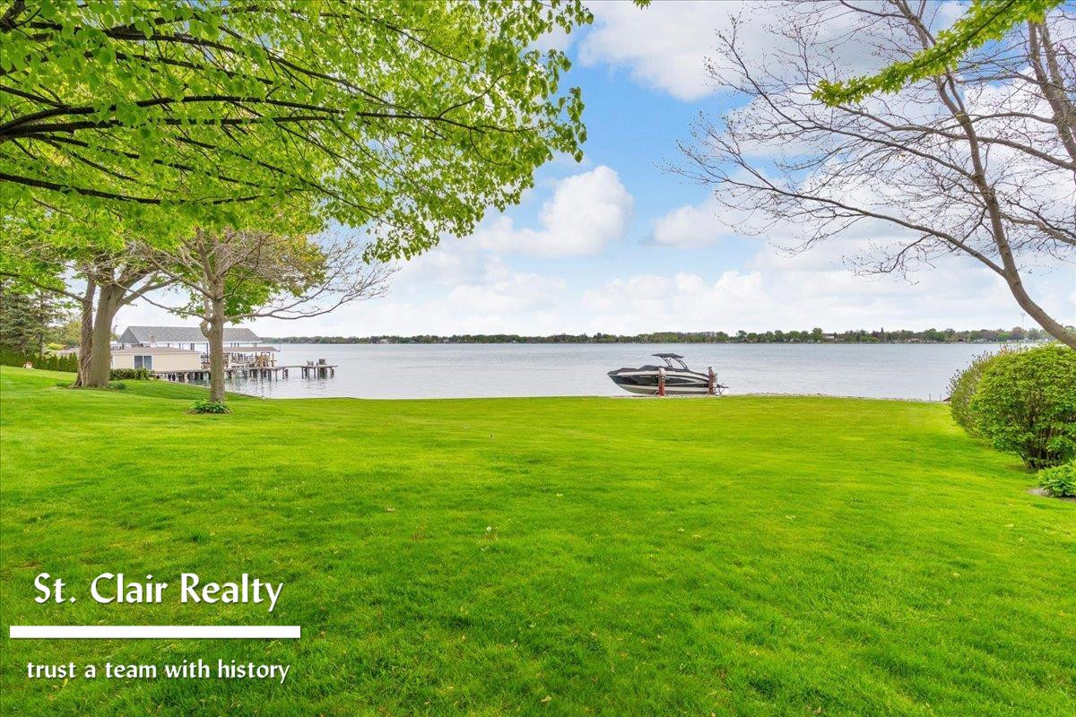 560 N Riverside Avenue, MI 48079 — Photo 48