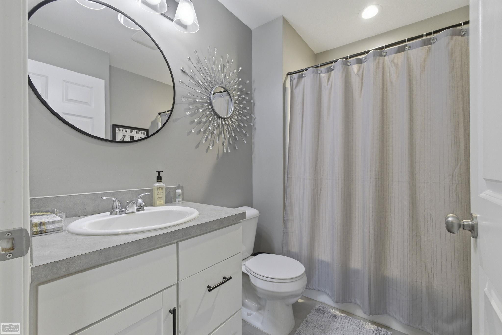 56756 Longhorn Drive, Utica, MI 48316 — Photo 25