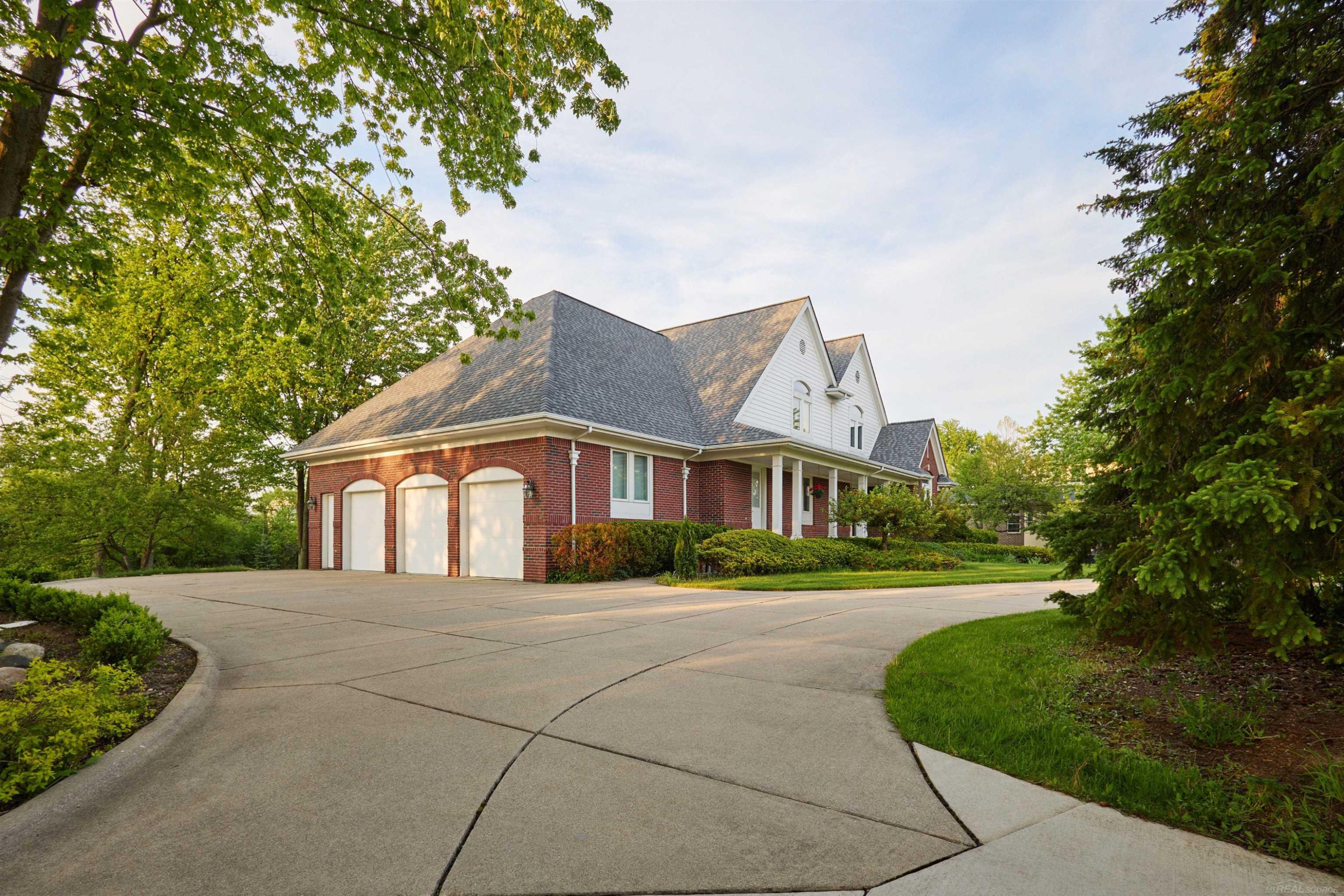 4897 18 1/2 Mile Road, Sterling Heights, MI 48314 — Photo 2
