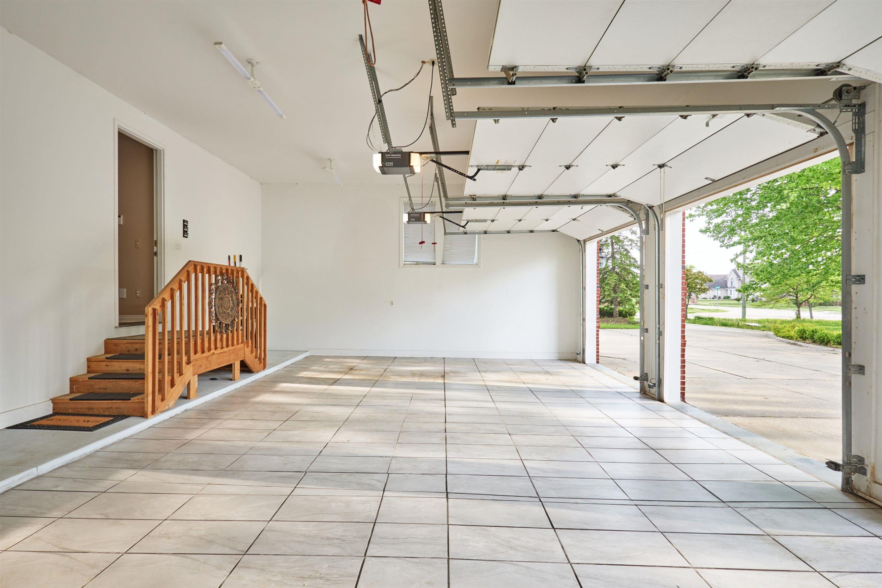 4897 18 1/2 Mile Road, Sterling Heights, MI 48314 — Photo 33
