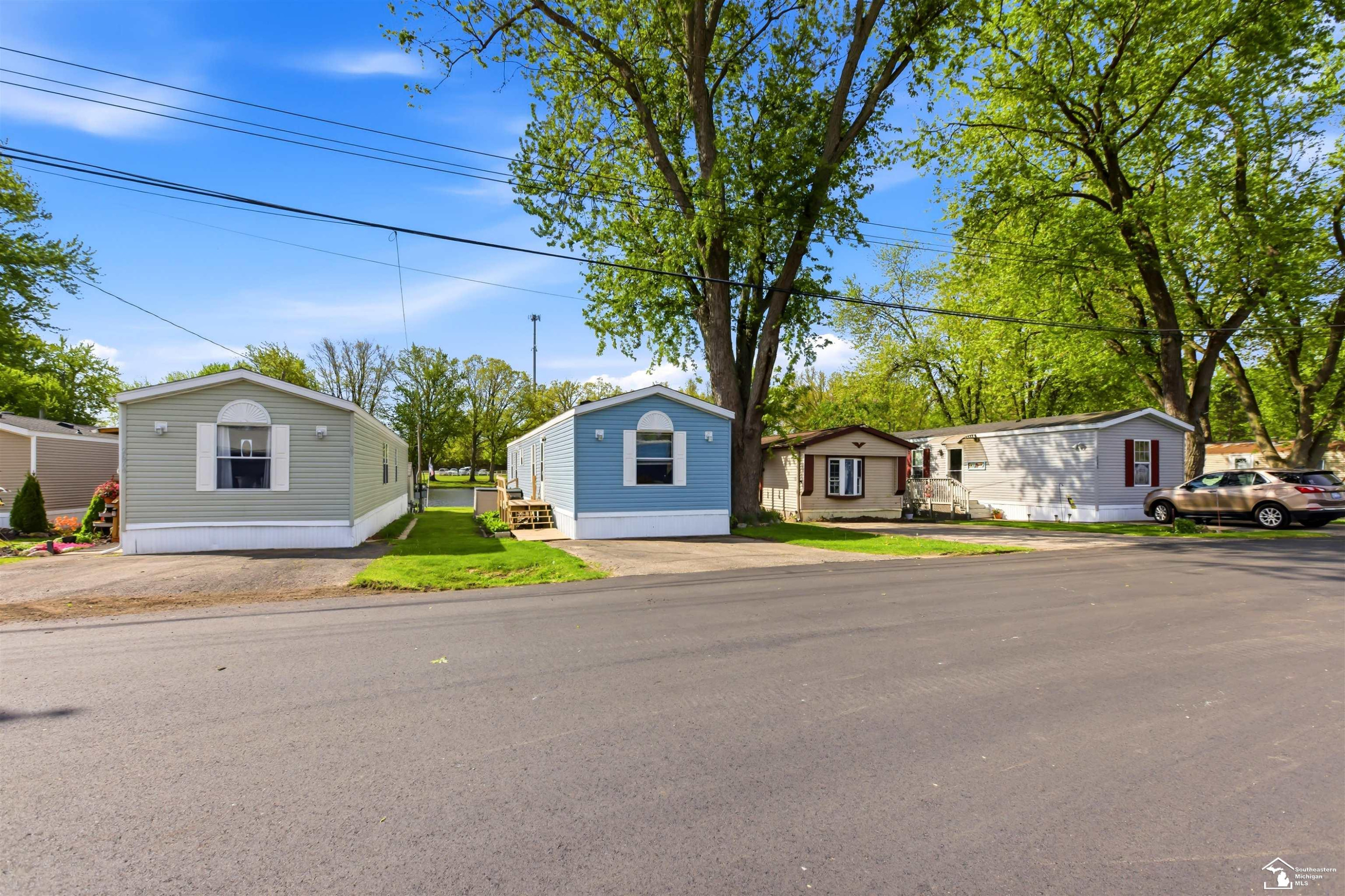 2678 Bayberry Court, Brooklyn, MI 48130