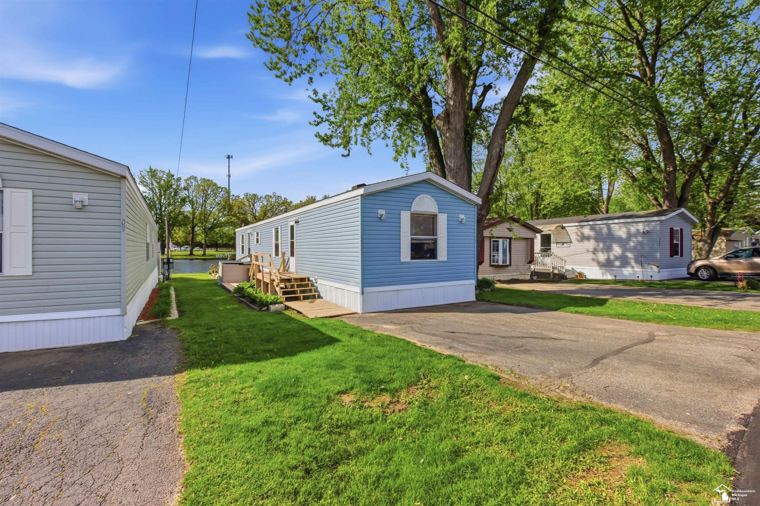 2678 Bayberry Court, Brooklyn, MI 48130 — Photo 23