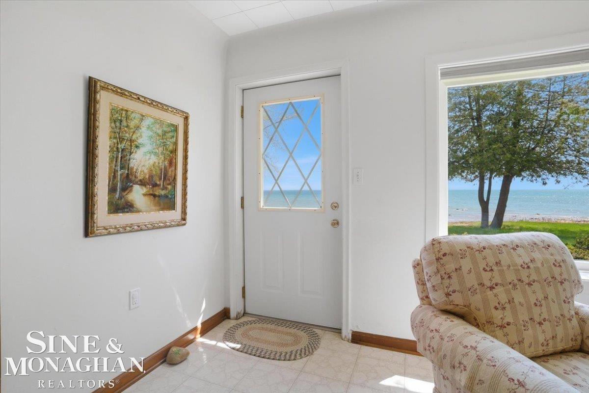 637 S Lakeshore Rd Road, Port Sanilac, MI 48469 — Photo 3