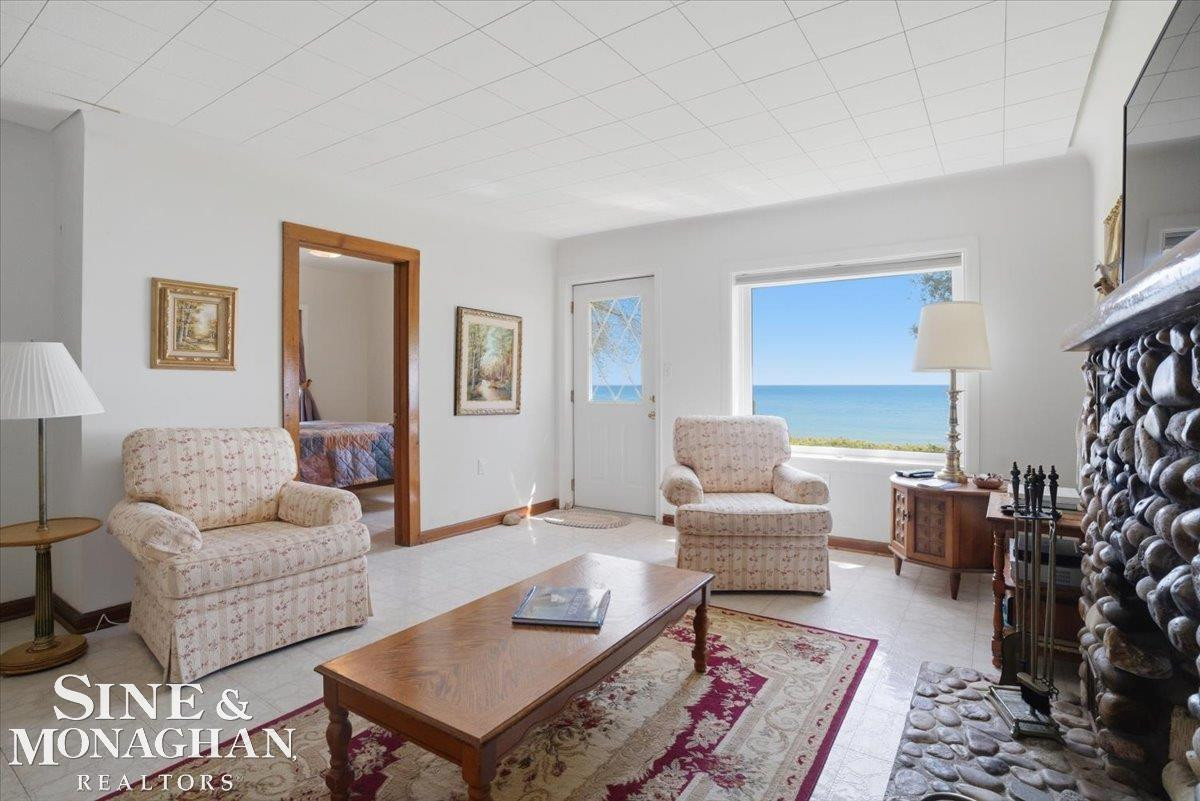 637 S Lakeshore Rd Road, Port Sanilac, MI 48469 — Photo 4