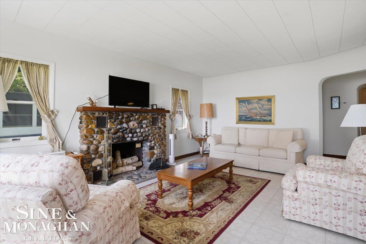 637 S Lakeshore Rd Road, Port Sanilac, MI 48469 — Photo 6