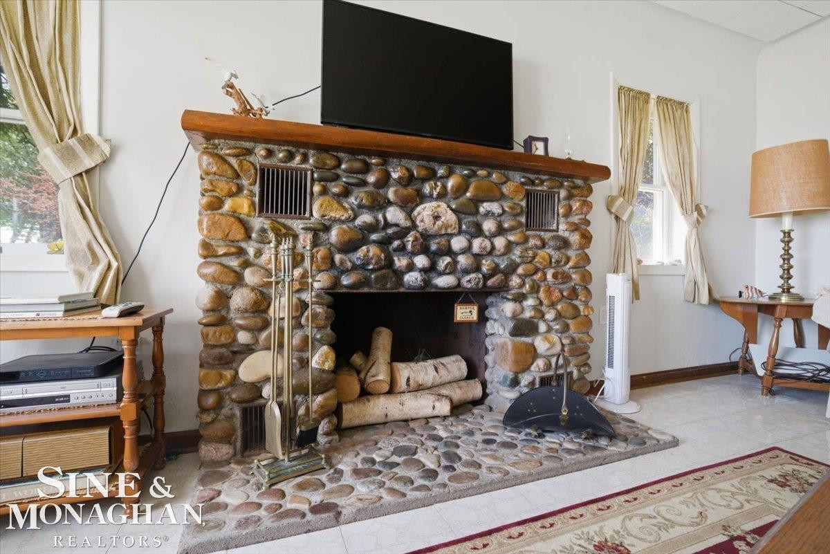637 S Lakeshore Rd Road, Port Sanilac, MI 48469 — Photo 7
