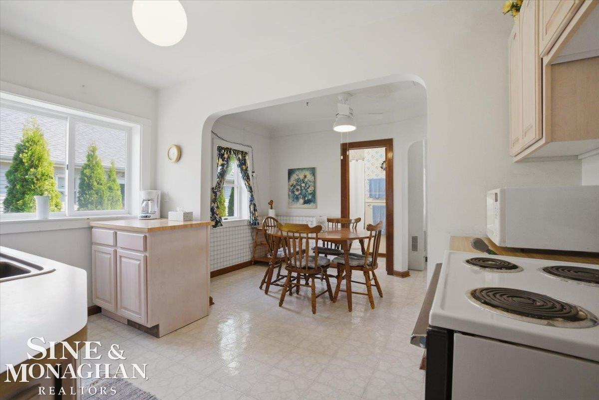637 S Lakeshore Rd Road, Port Sanilac, MI 48469 — Photo 11