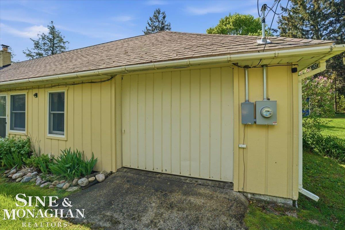 637 S Lakeshore Rd Road, Port Sanilac, MI 48469 — Photo 28