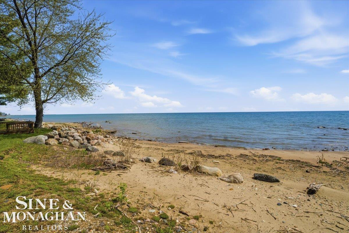 637 S Lakeshore Rd Road, Port Sanilac, MI 48469 — Photo 35
