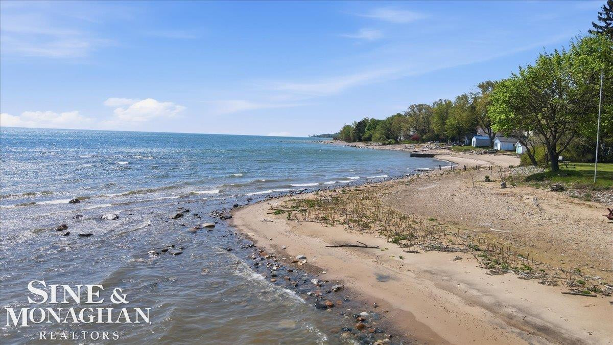 637 S Lakeshore Rd Road, Port Sanilac, MI 48469 — Photo 36