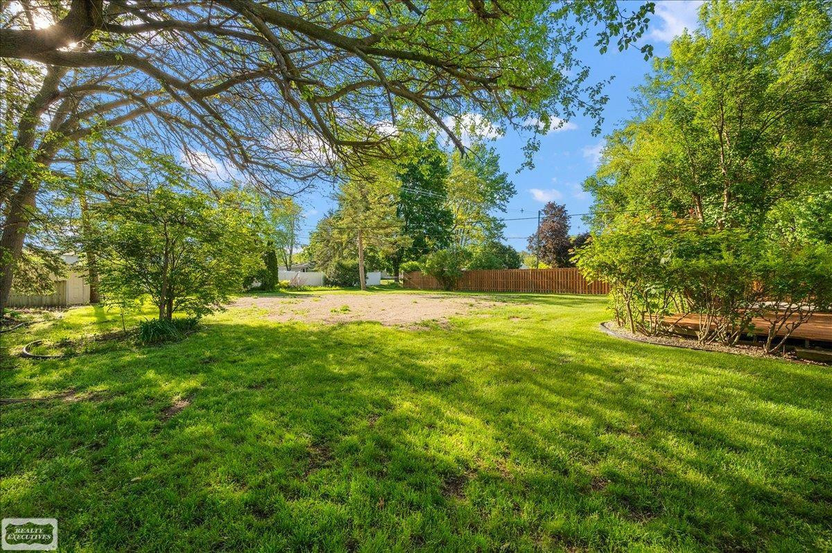 53656 Lynnham Lane, Shelby Twp, MI 48316 — Photo 9