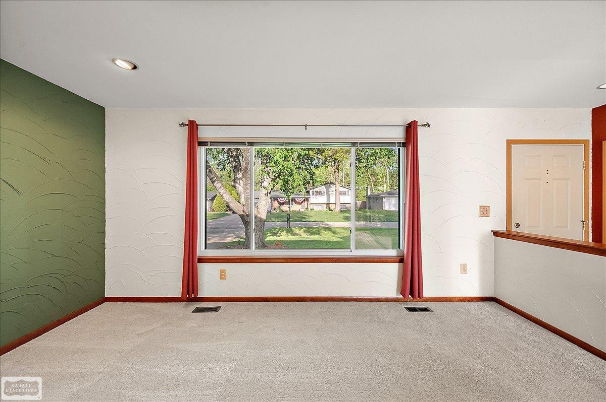 53656 Lynnham Lane, Shelby Twp, MI 48316 — Photo 14