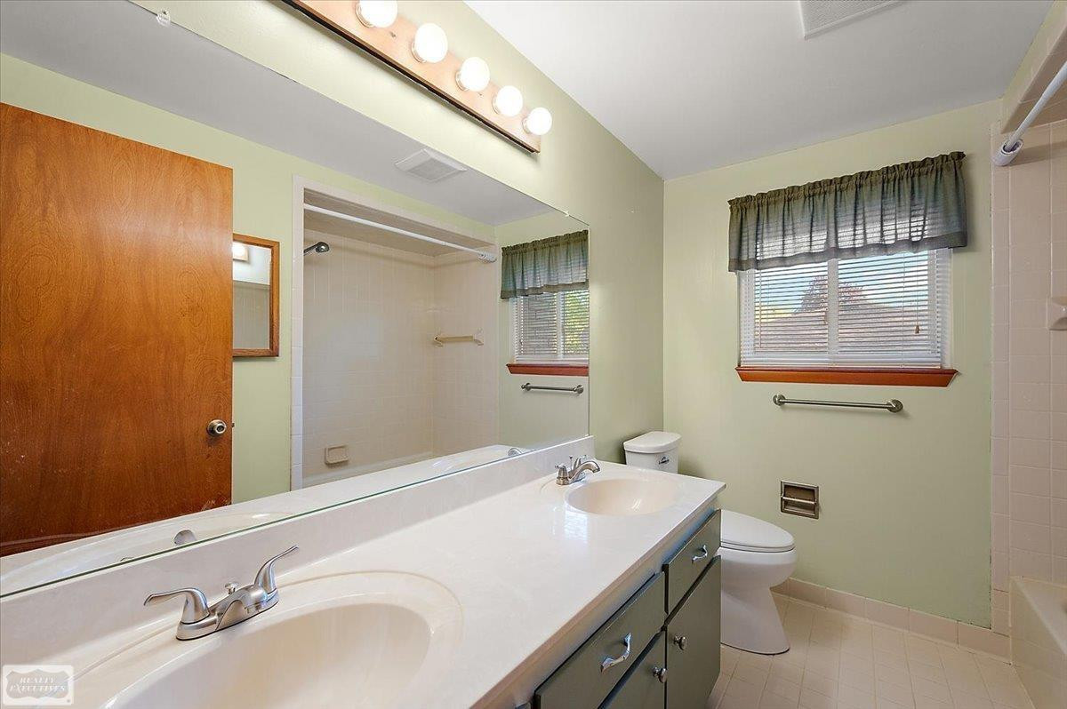 53656 Lynnham Lane, Shelby Twp, MI 48316 — Photo 27