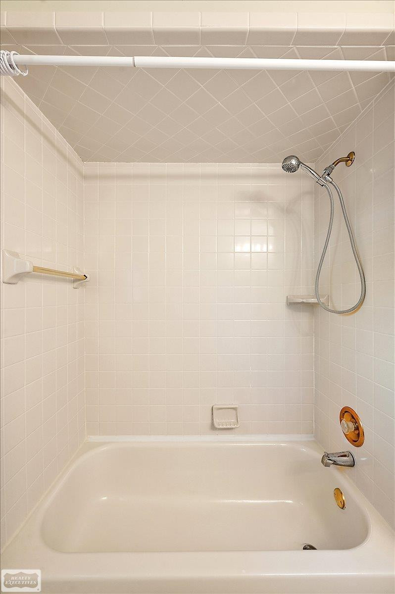 53656 Lynnham Lane, Shelby Twp, MI 48316 — Photo 29