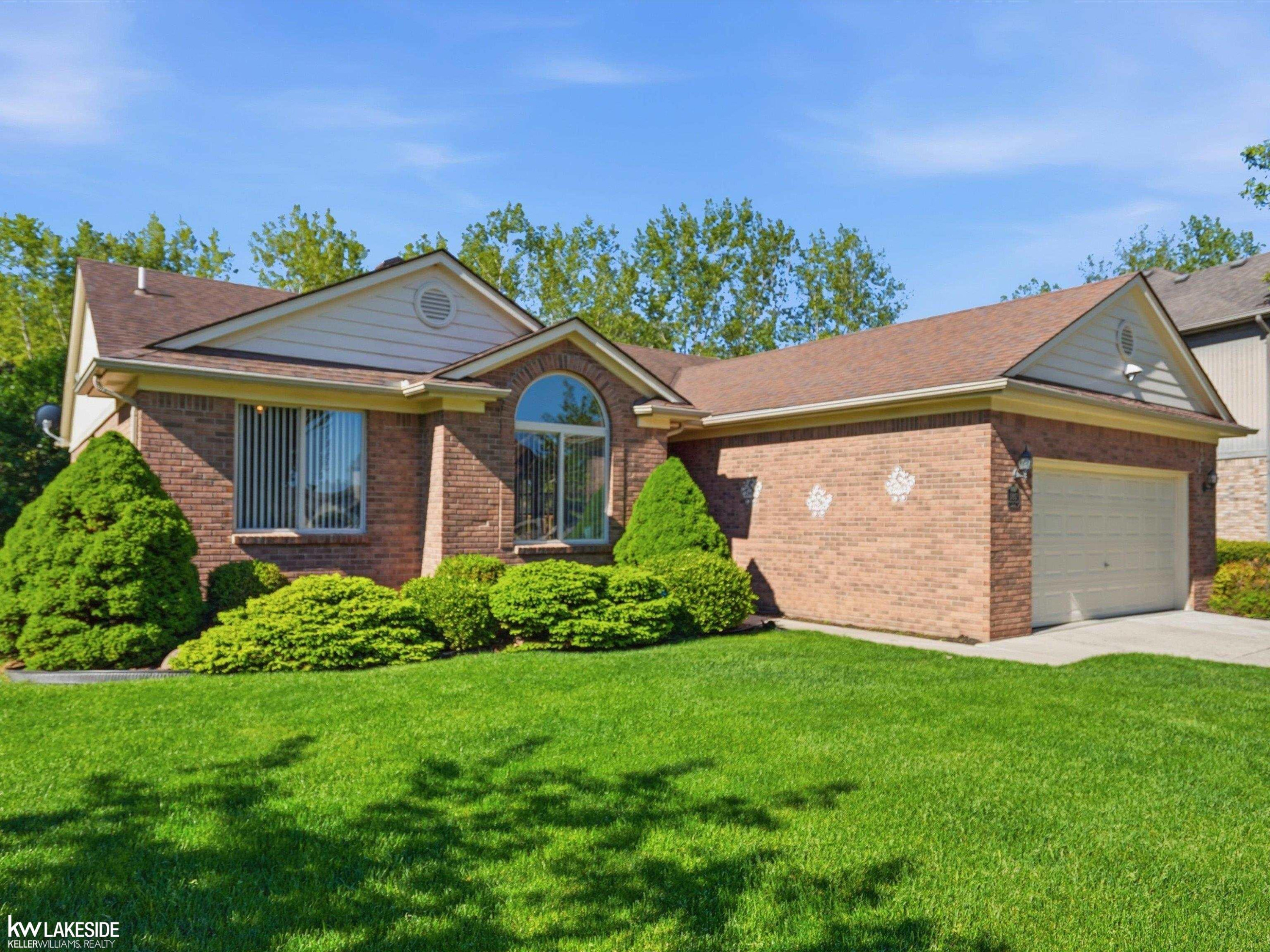 51927 Copper Creek Court, Chesterfield, MI 48047 — Photo 2