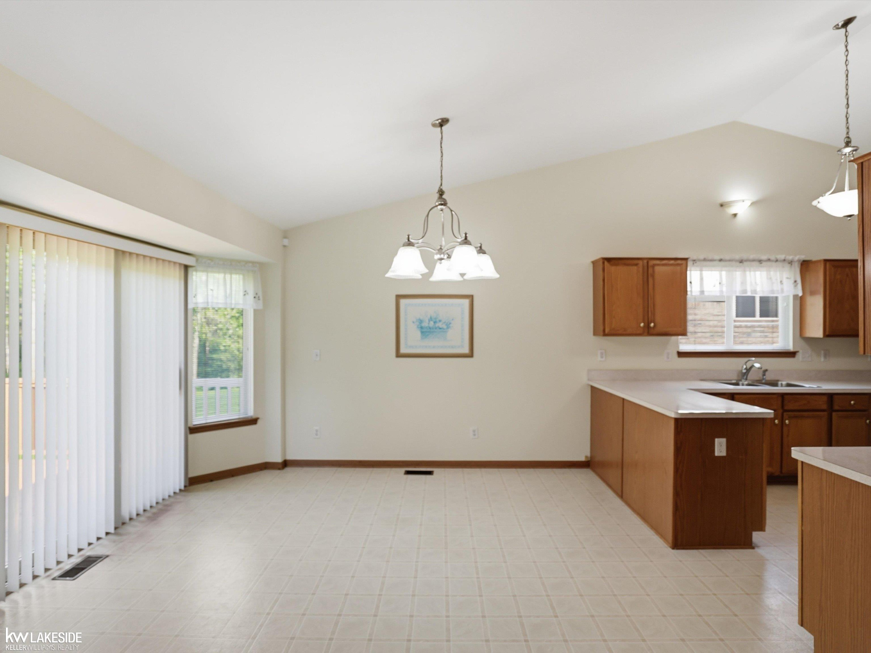 51927 Copper Creek Court, Chesterfield, MI 48047 — Photo 10