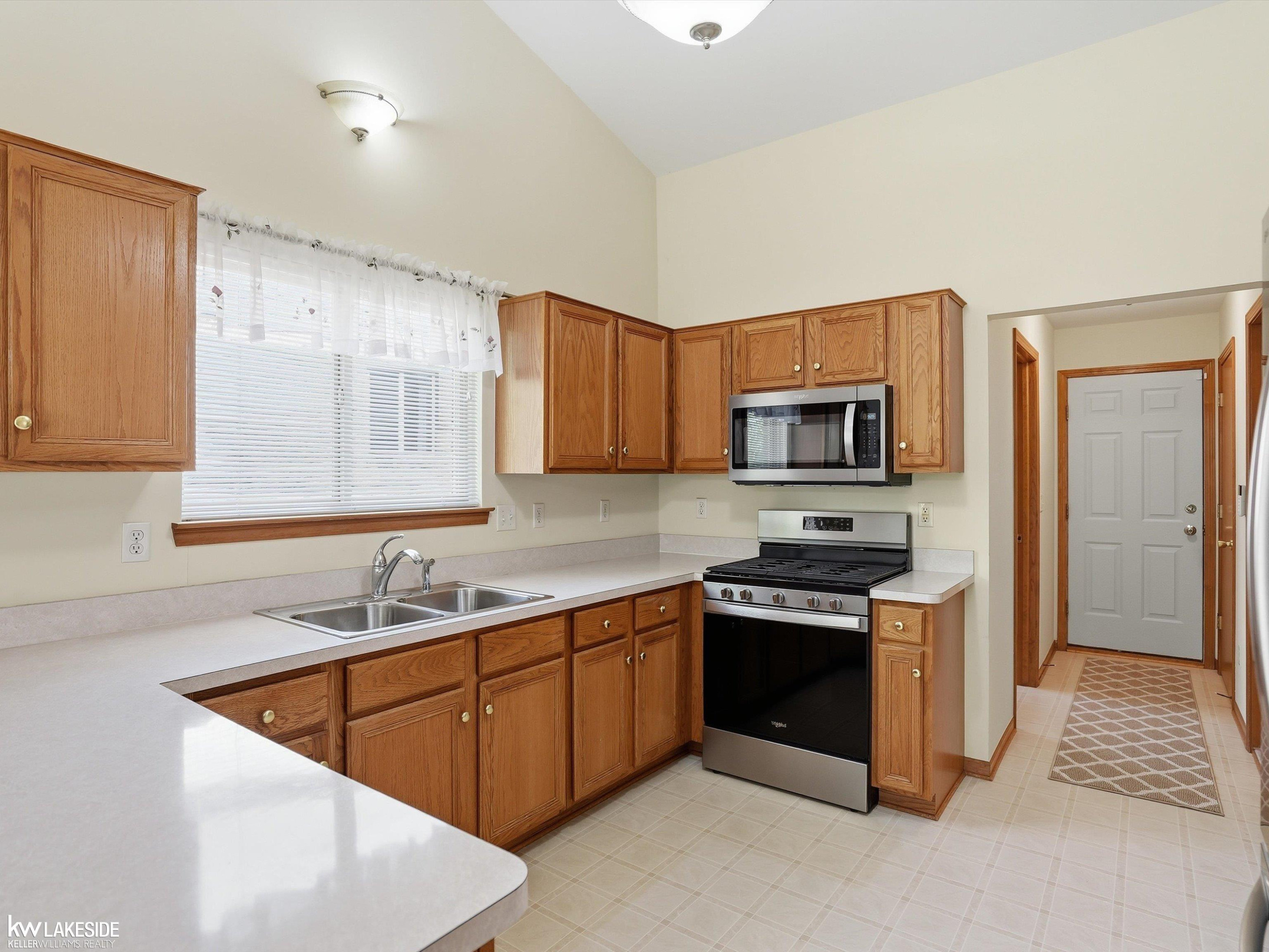 51927 Copper Creek Court, Chesterfield, MI 48047 — Photo 15