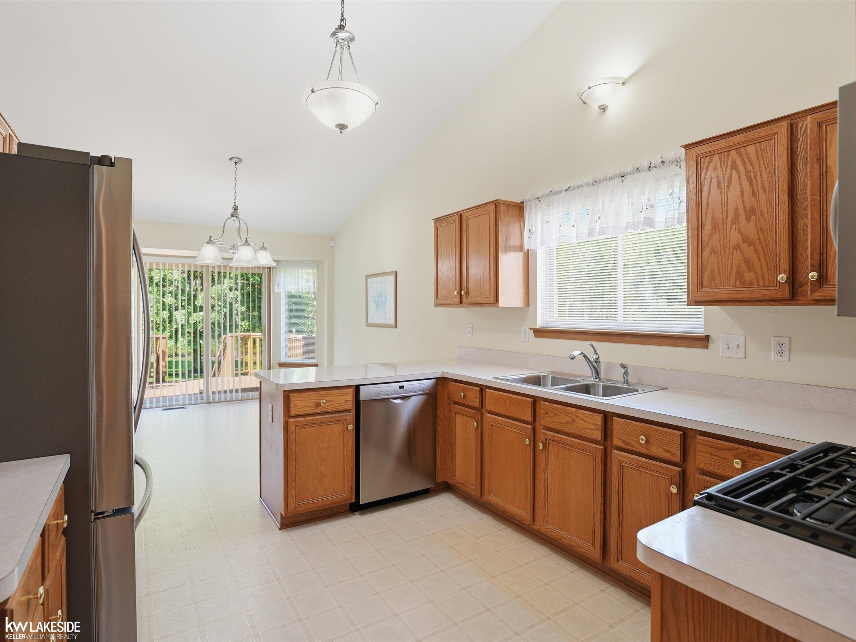 51927 Copper Creek Court, Chesterfield, MI 48047 — Photo 17