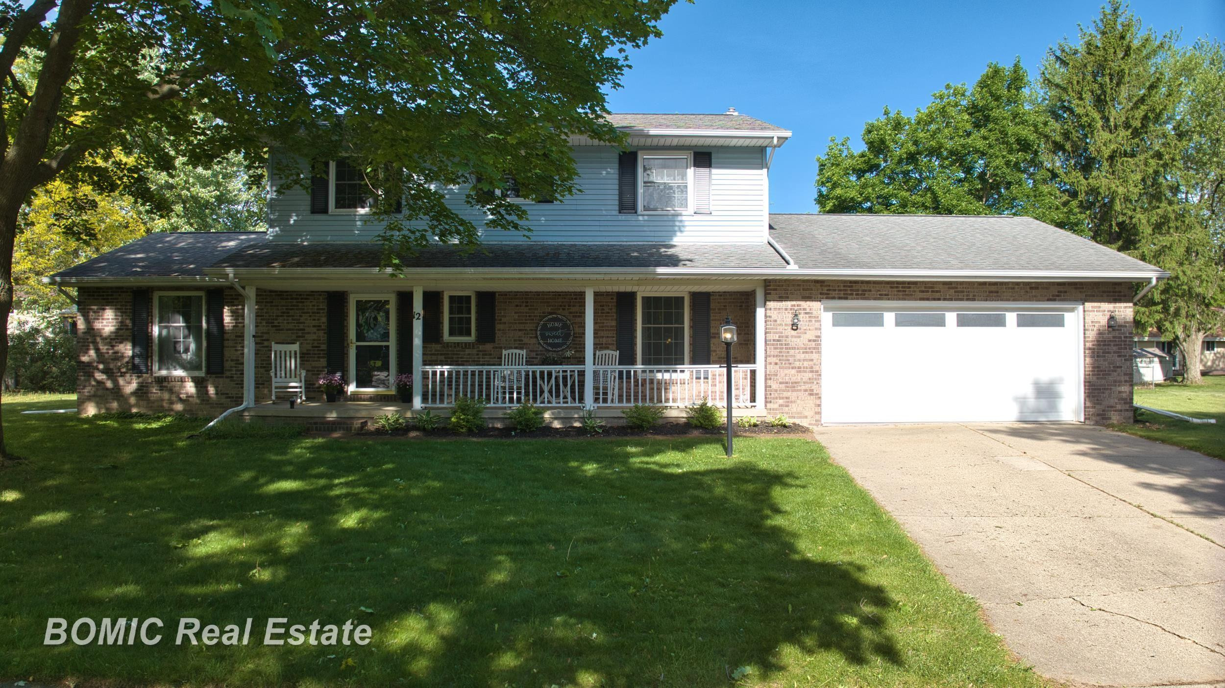 12 Franconian Court, Frankenmuth, MI 48734 — front exterior