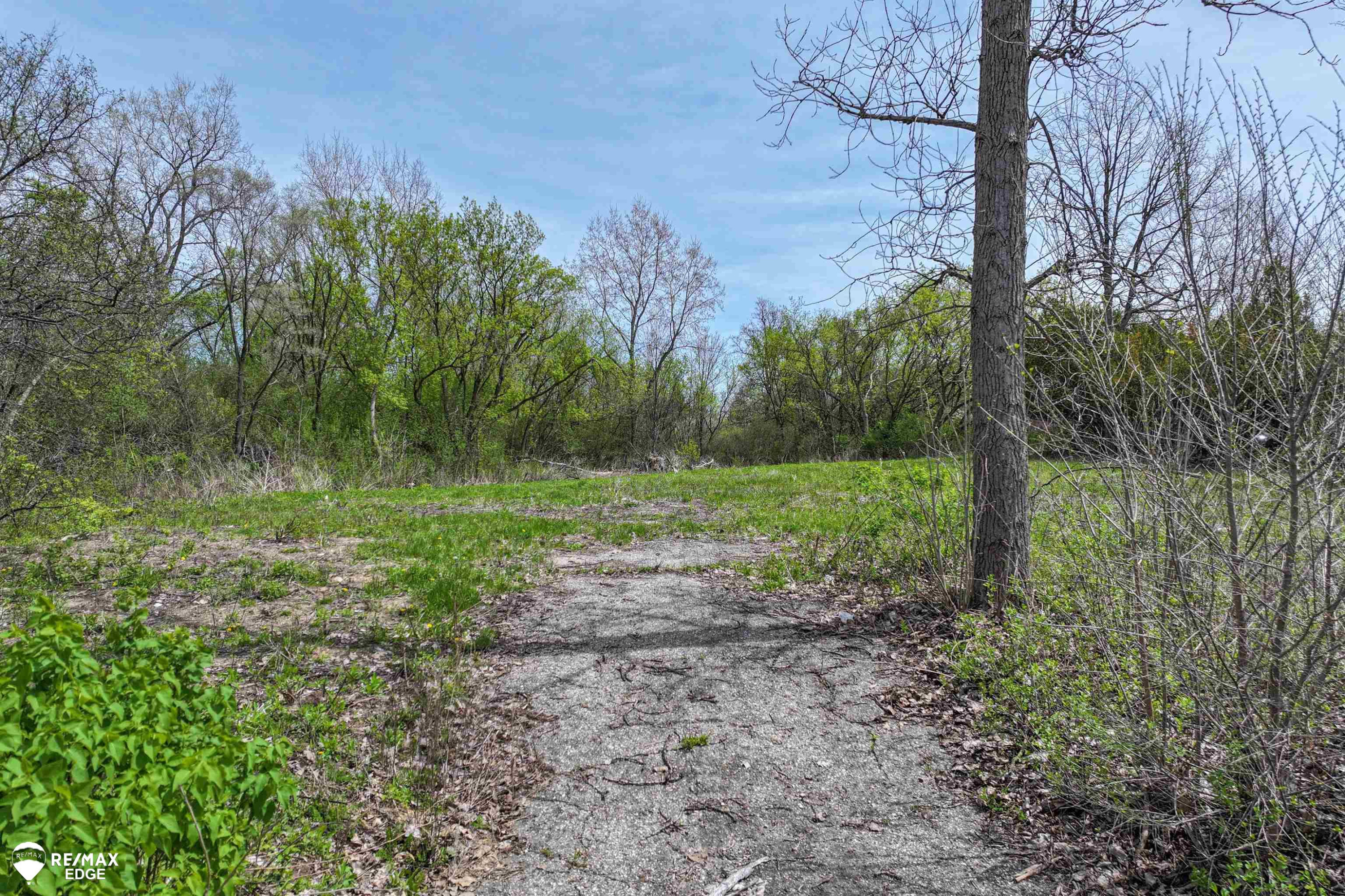 3353 S Center Road, Burton, MI 48519 — Photo 11