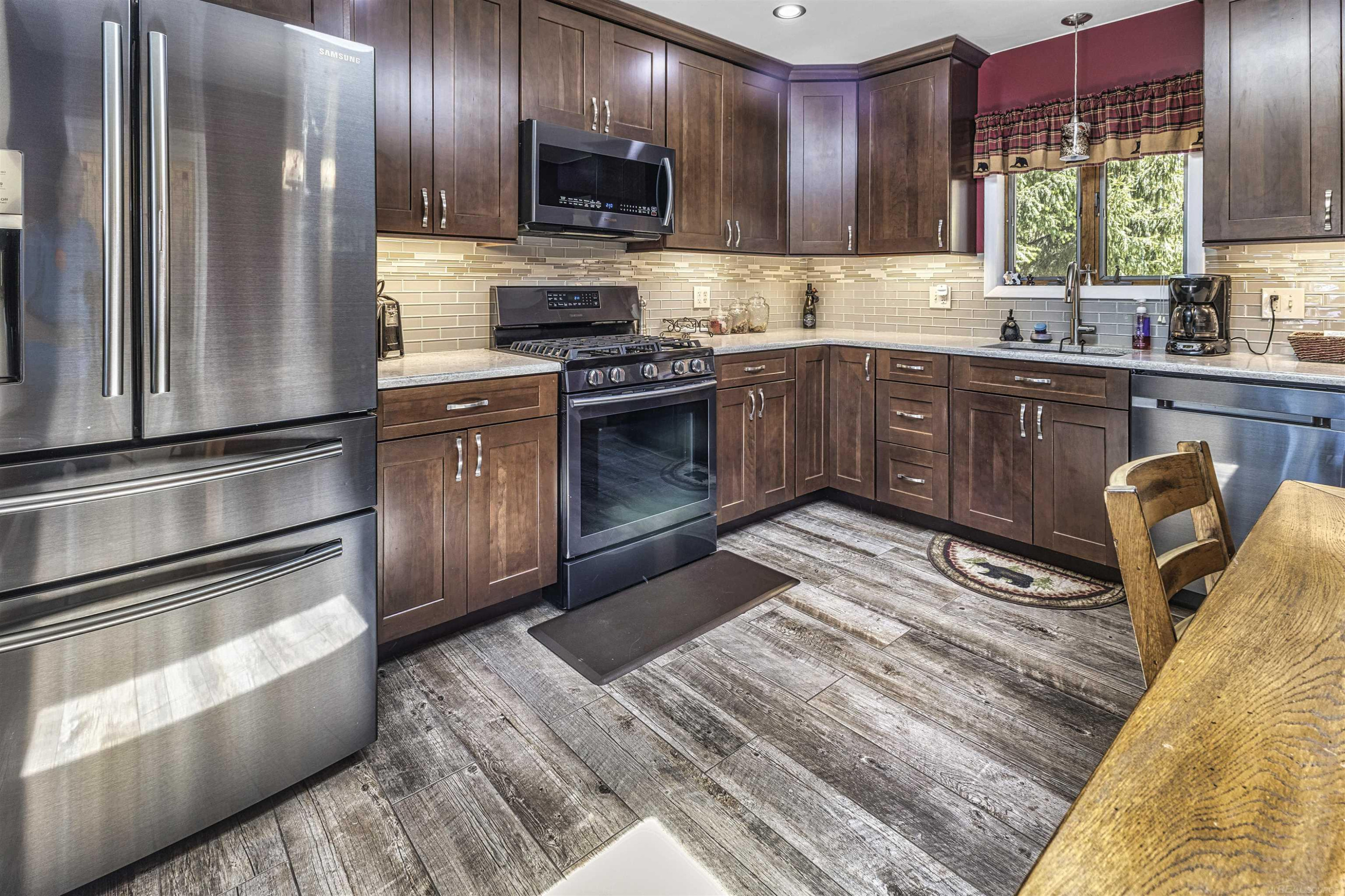 115 Logan Avenue, Houghton Lake, MI 48629 — Photo 5