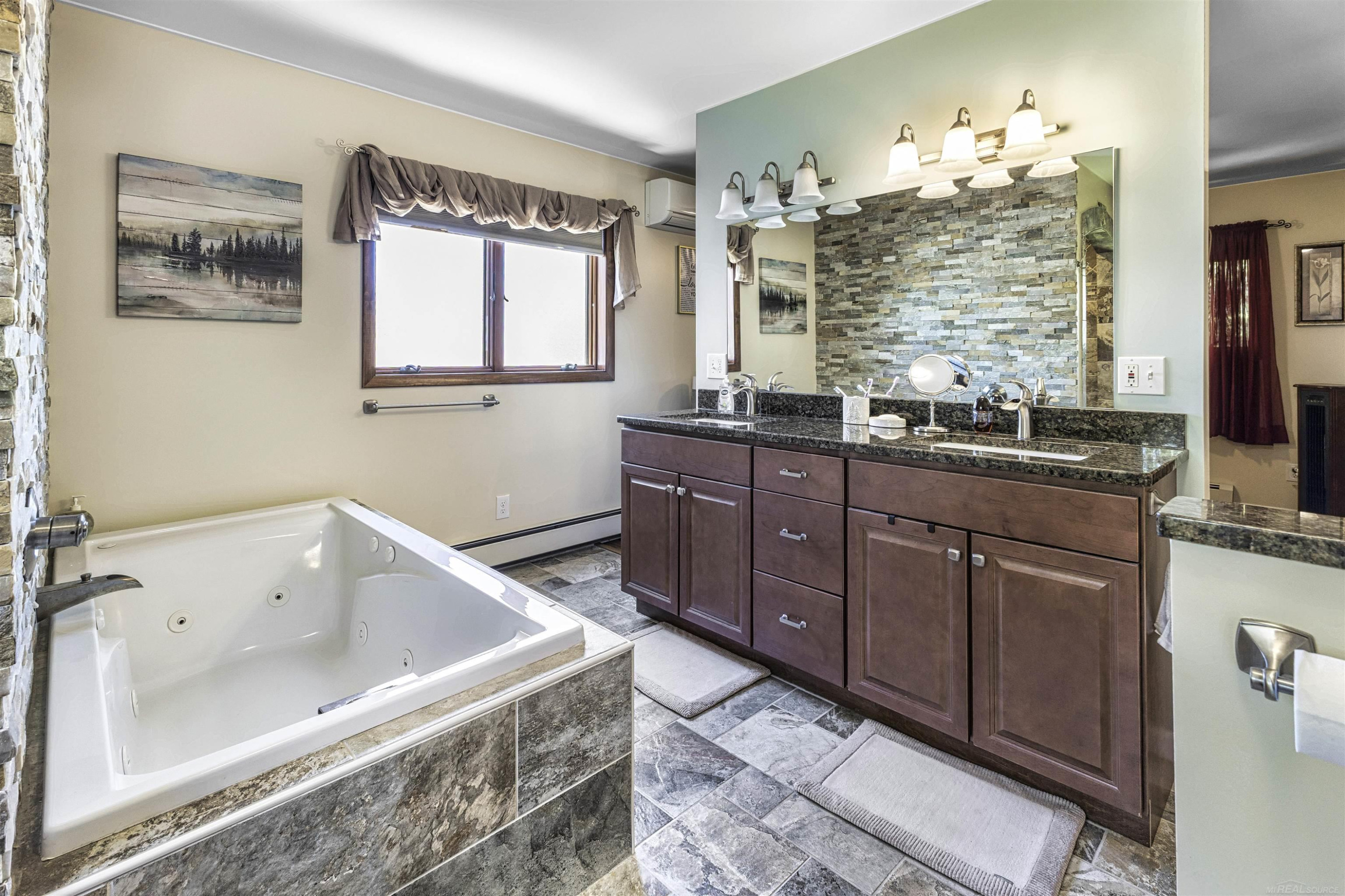 115 Logan Avenue, Houghton Lake, MI 48629 — Photo 24