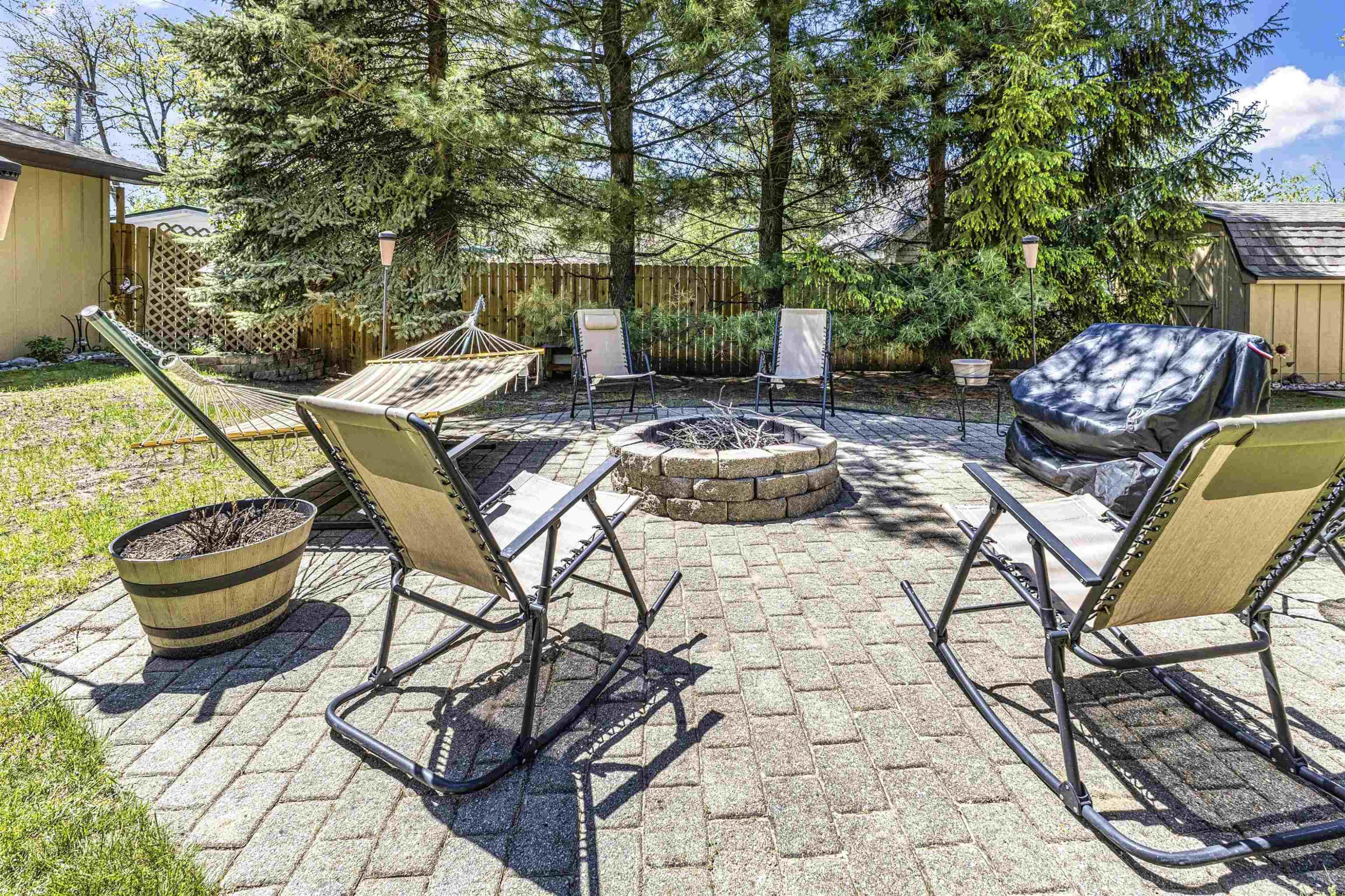 115 Logan Avenue, Houghton Lake, MI 48629 — Photo 37