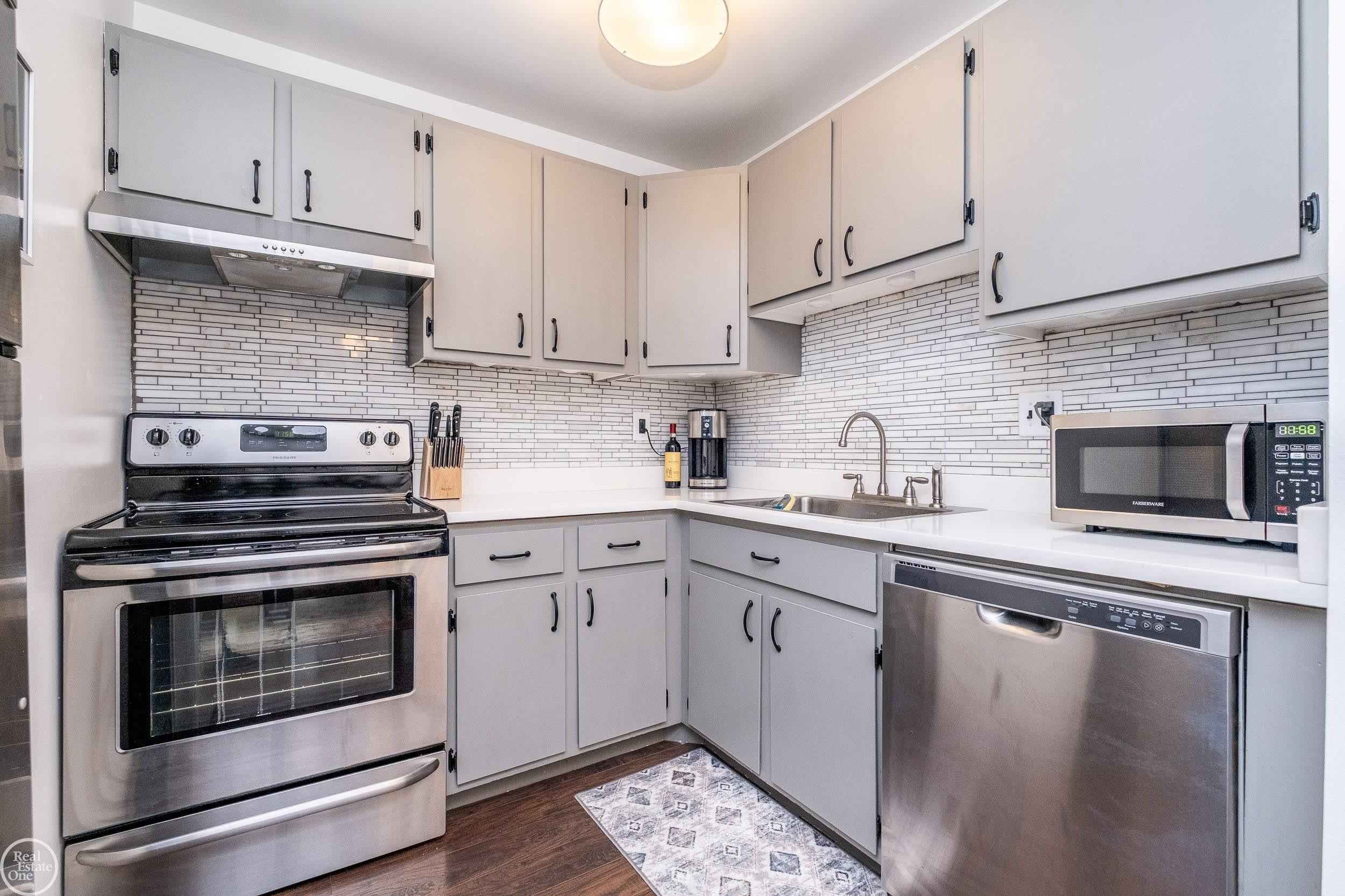 4909 Crooks Road, E 5, Royal Oak, MI 48073 — Photo 8