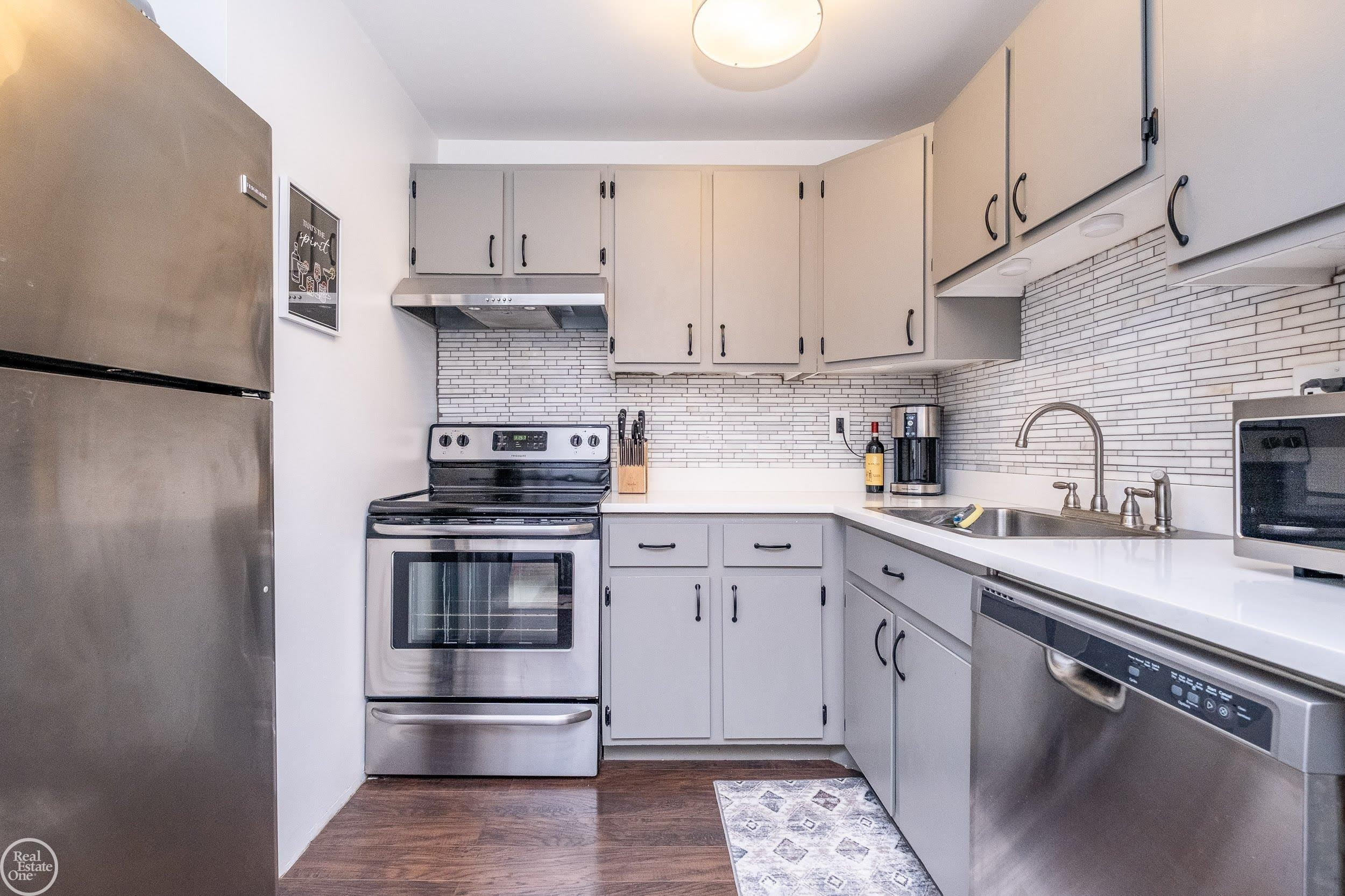 4909 Crooks Road, E 5, Royal Oak, MI 48073 — Photo 9