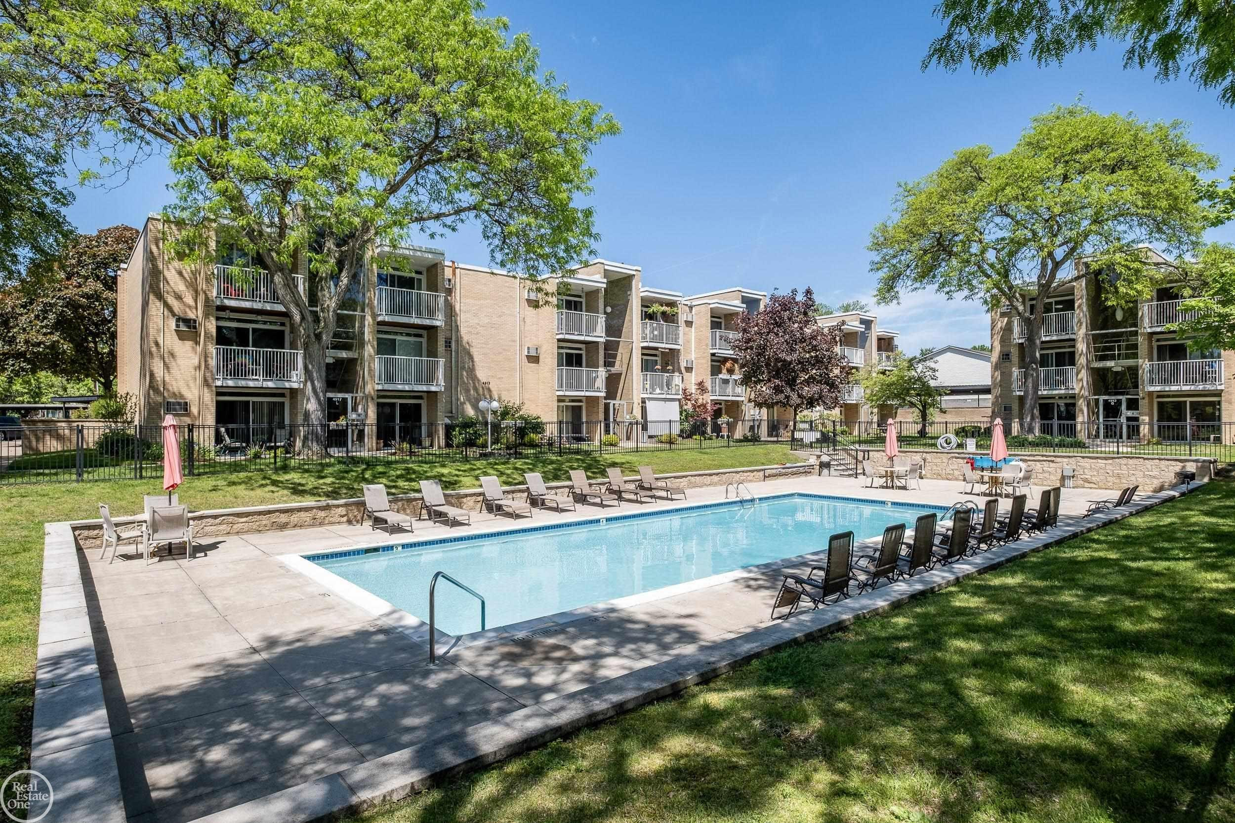 4909 Crooks Road, E 5, Royal Oak, MI 48073 — Photo 17