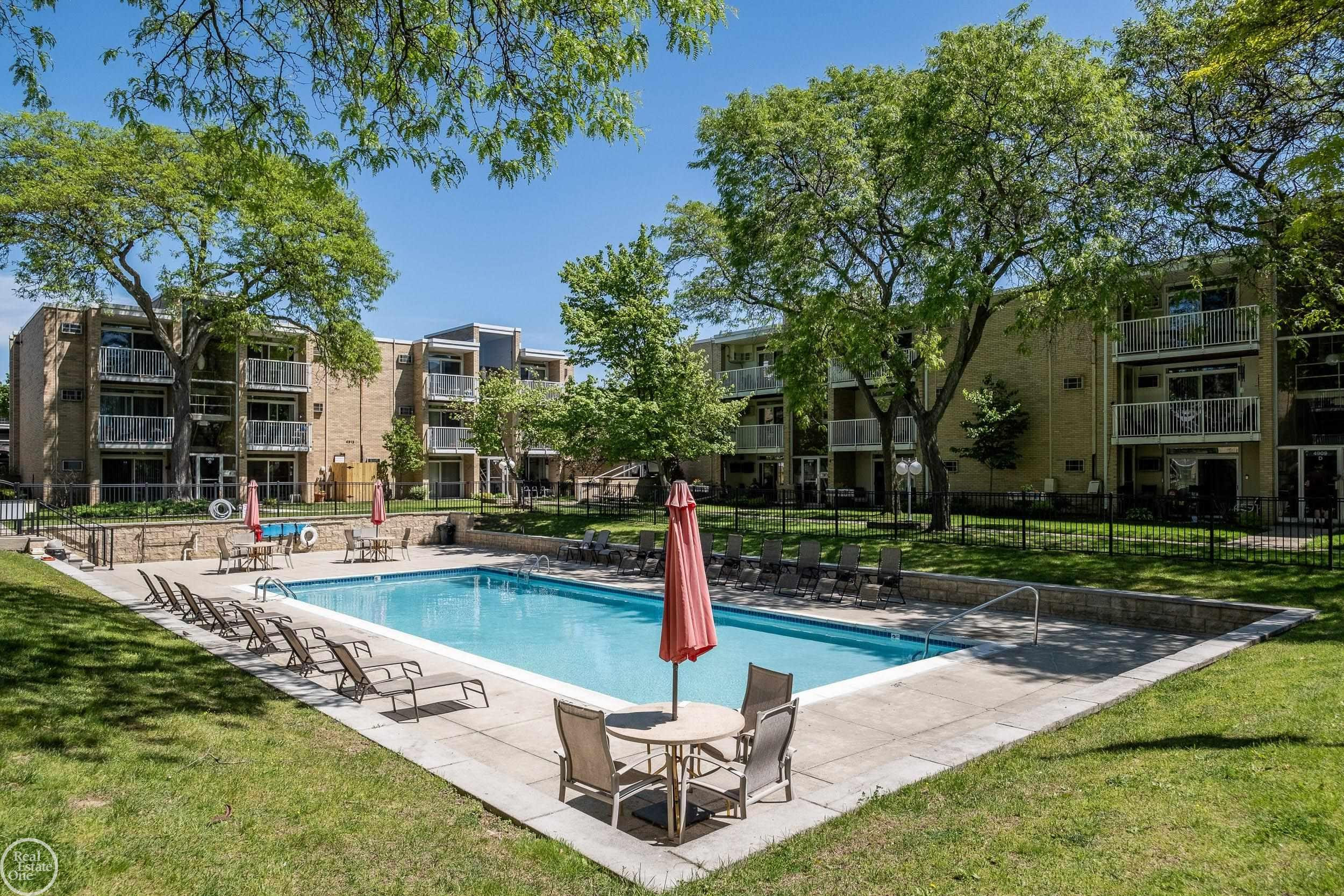 4909 Crooks Road, E 5, Royal Oak, MI 48073 — Photo 18