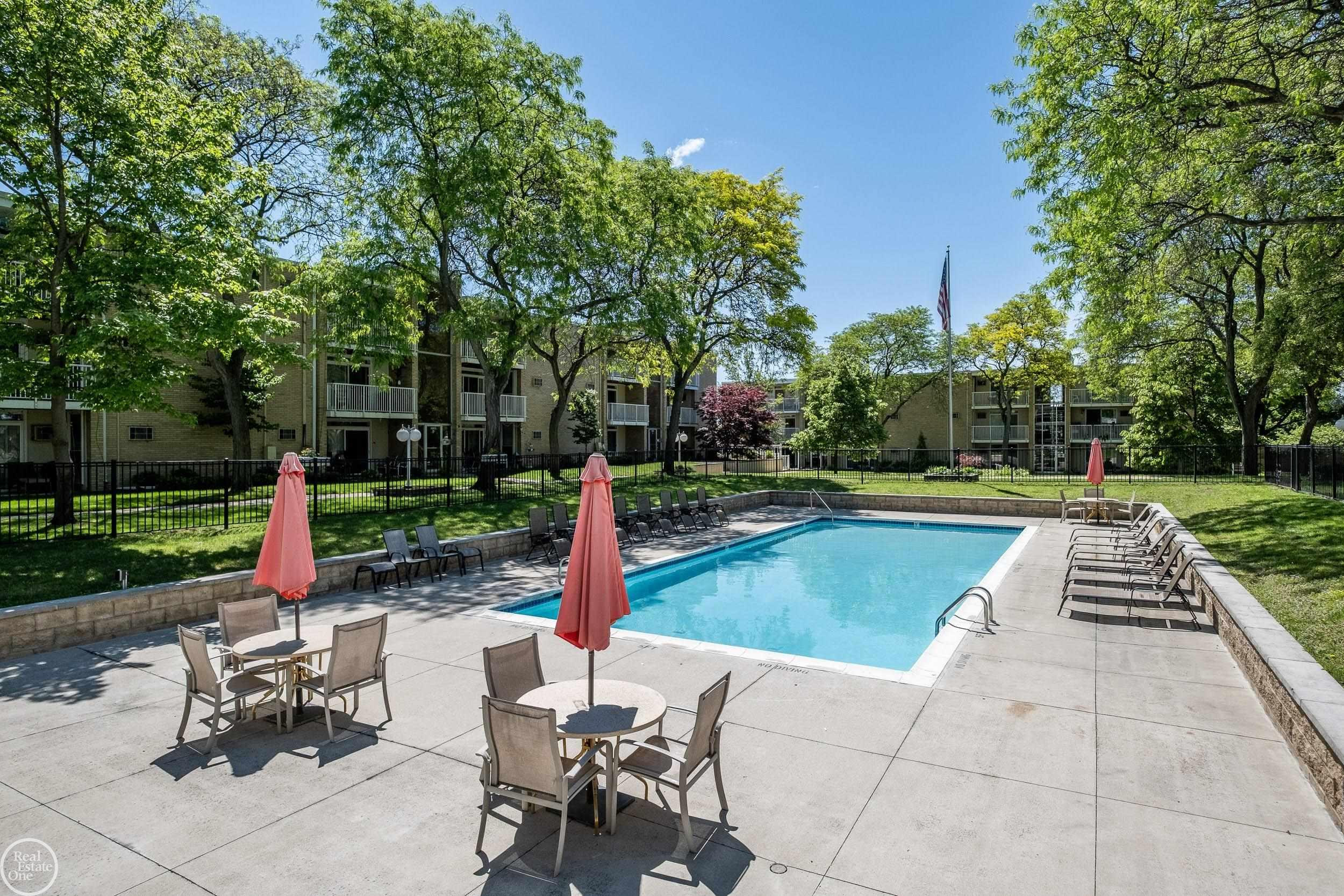 4909 Crooks Road, E 5, Royal Oak, MI 48073 — Photo 19