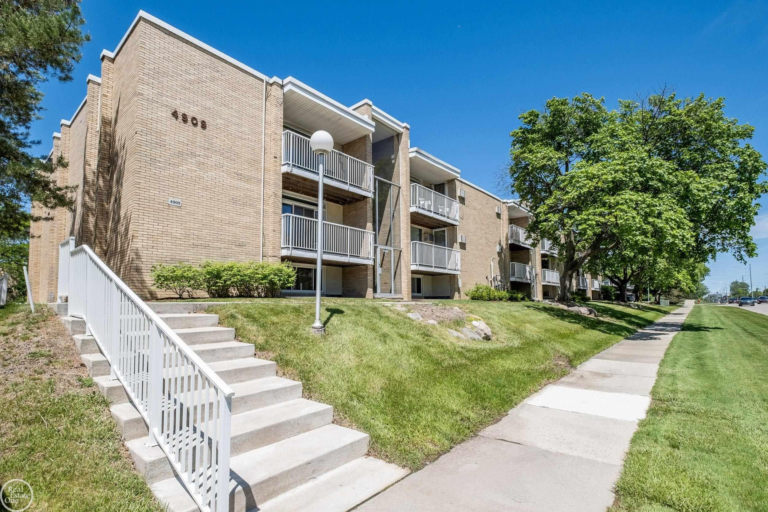 4909 Crooks Road, E 5, Royal Oak, MI 48073 — Photo 23