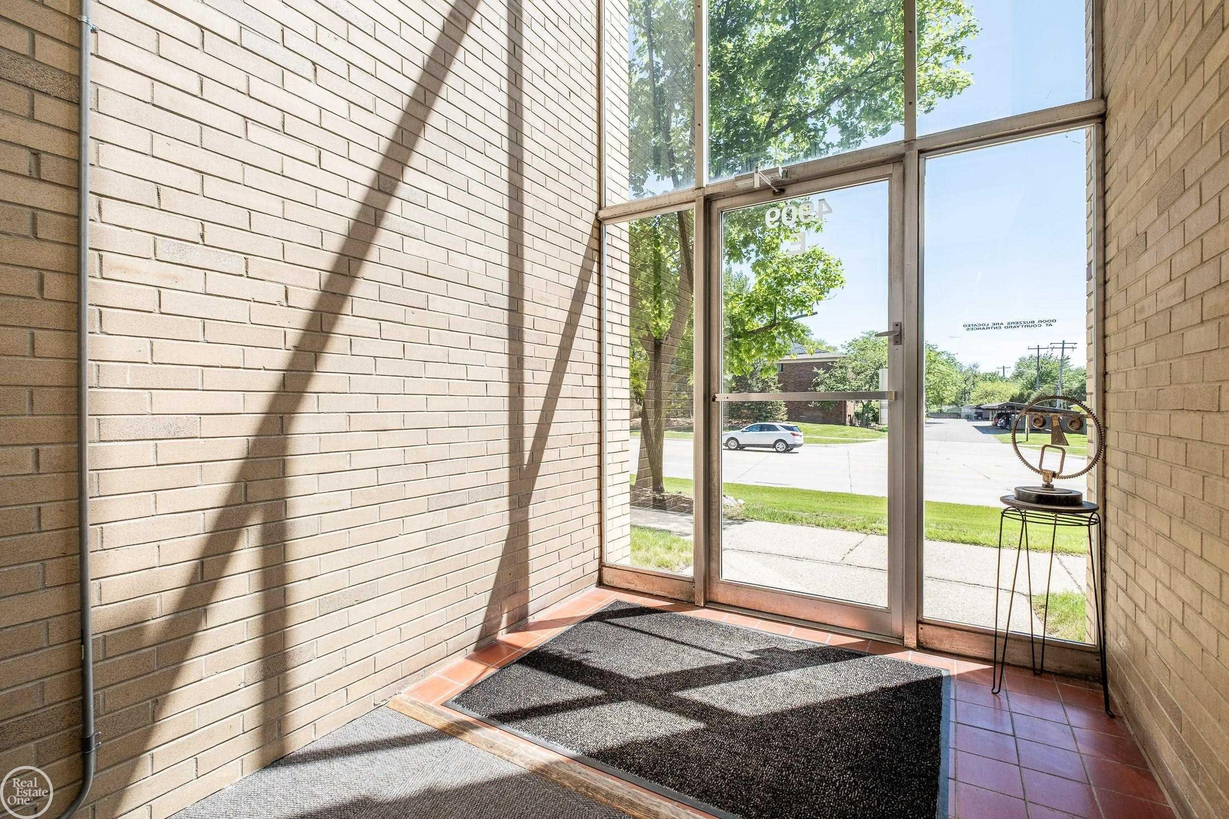 4909 Crooks Road, E 5, Royal Oak, MI 48073 — Photo 25