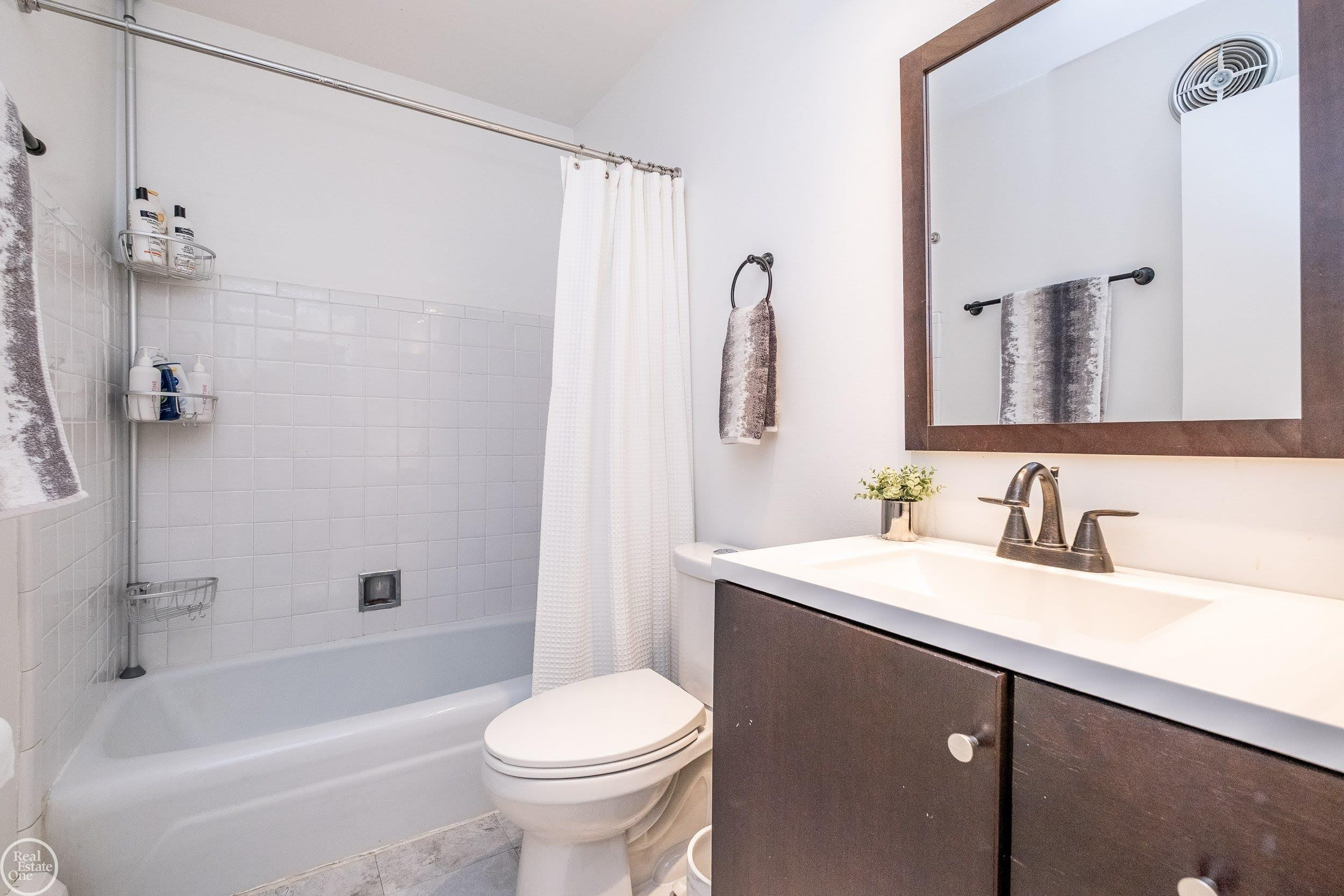 4909 Crooks Road, E 5, Royal Oak, MI 48073 — Photo 34
