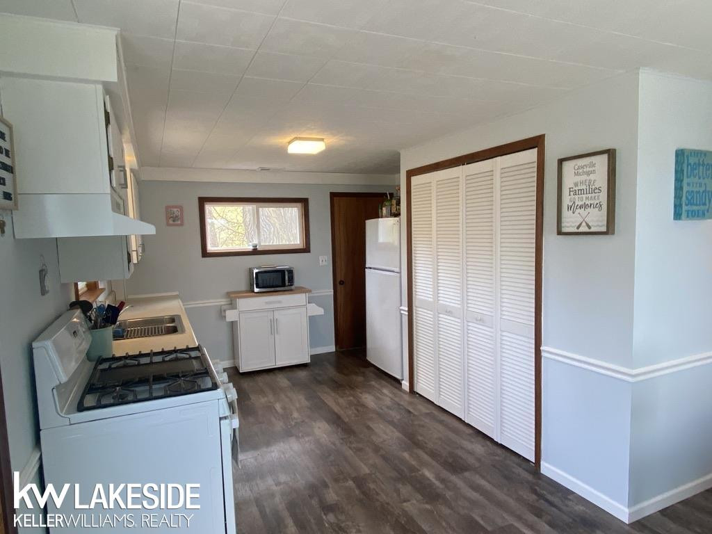 5825 Oak Pointe Drive, Caseville, MI 48725 — Photo 12