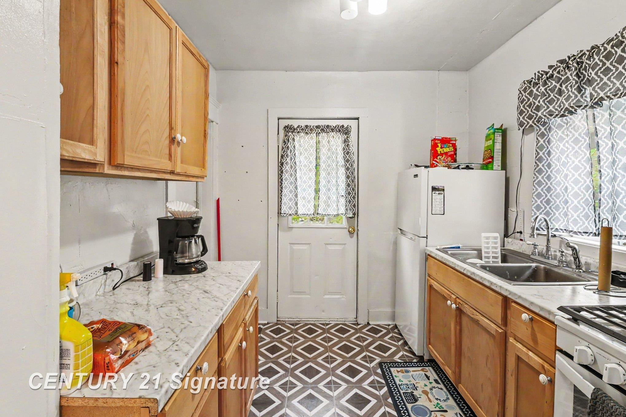 810 McKinley Street, Lansing, MI 48906 — Photo 6