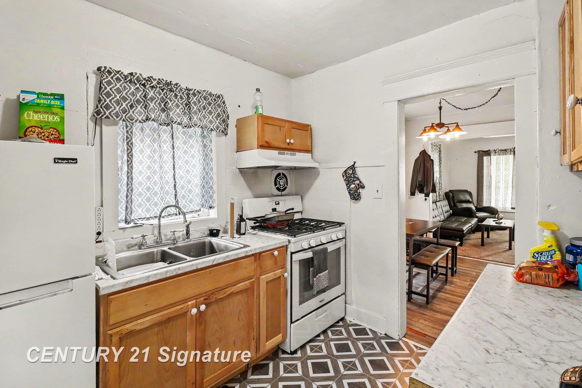 810 McKinley Street, Lansing, MI 48906 — Photo 7
