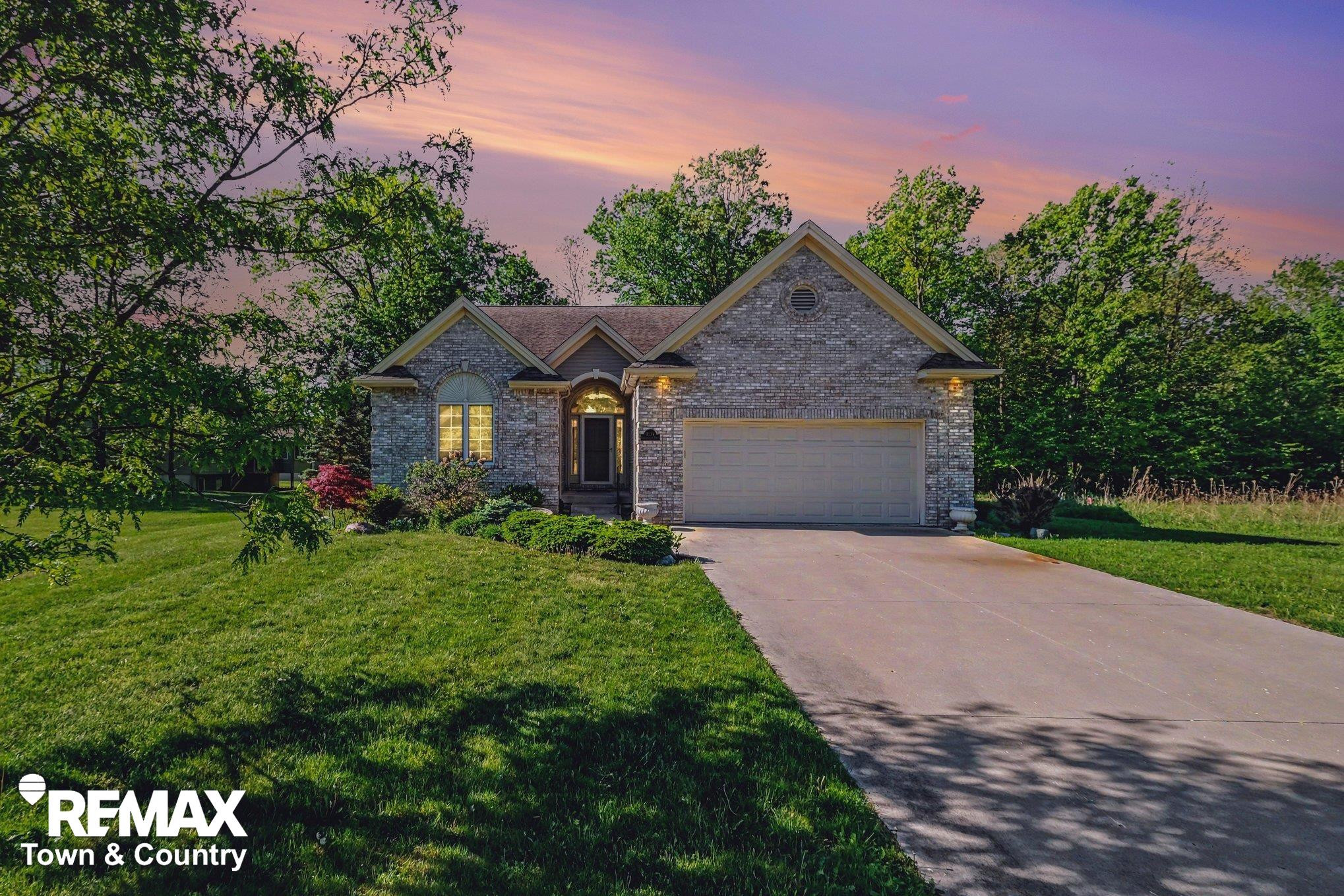 2234 Emeraldwood Trail, Flushing, MI 48433 — front exterior