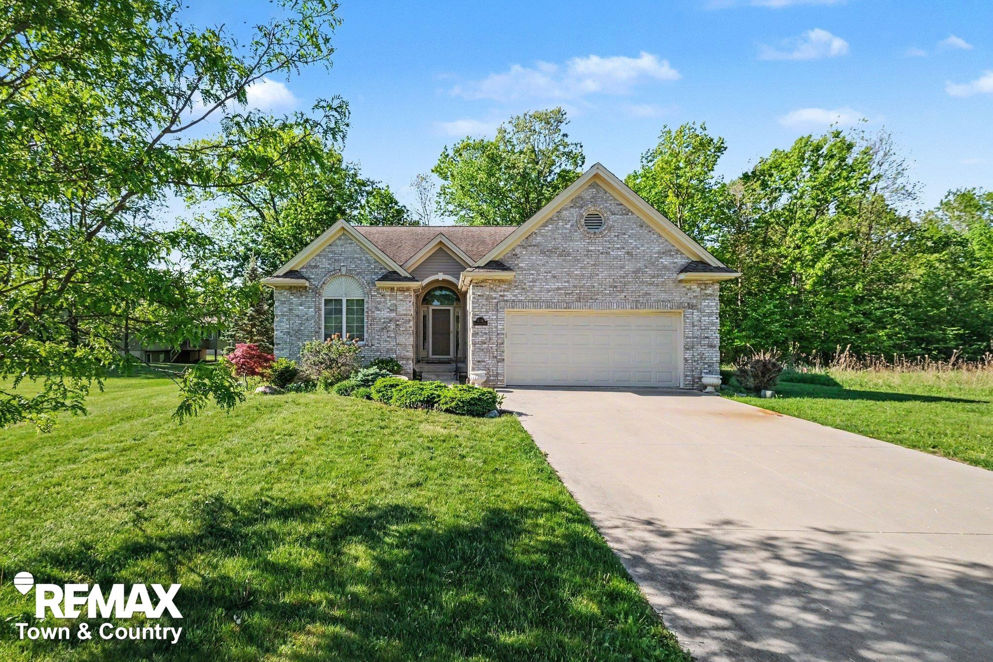2234 Emeraldwood Trail, Flushing, MI 48433 — Photo 2