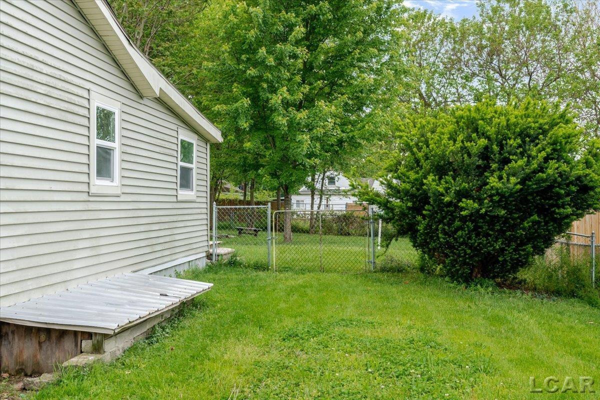 814 Hoch Ave. Avenue, Adrian, MI 49221 — Photo 23