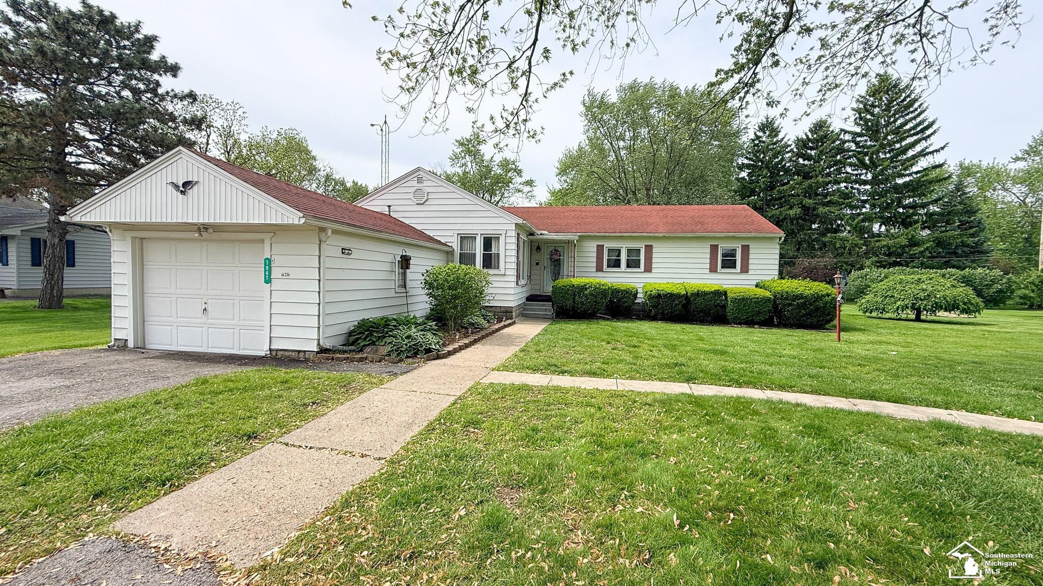 7947 Lake Breeze Drive, Monroe, MI 48161 — Photo 2