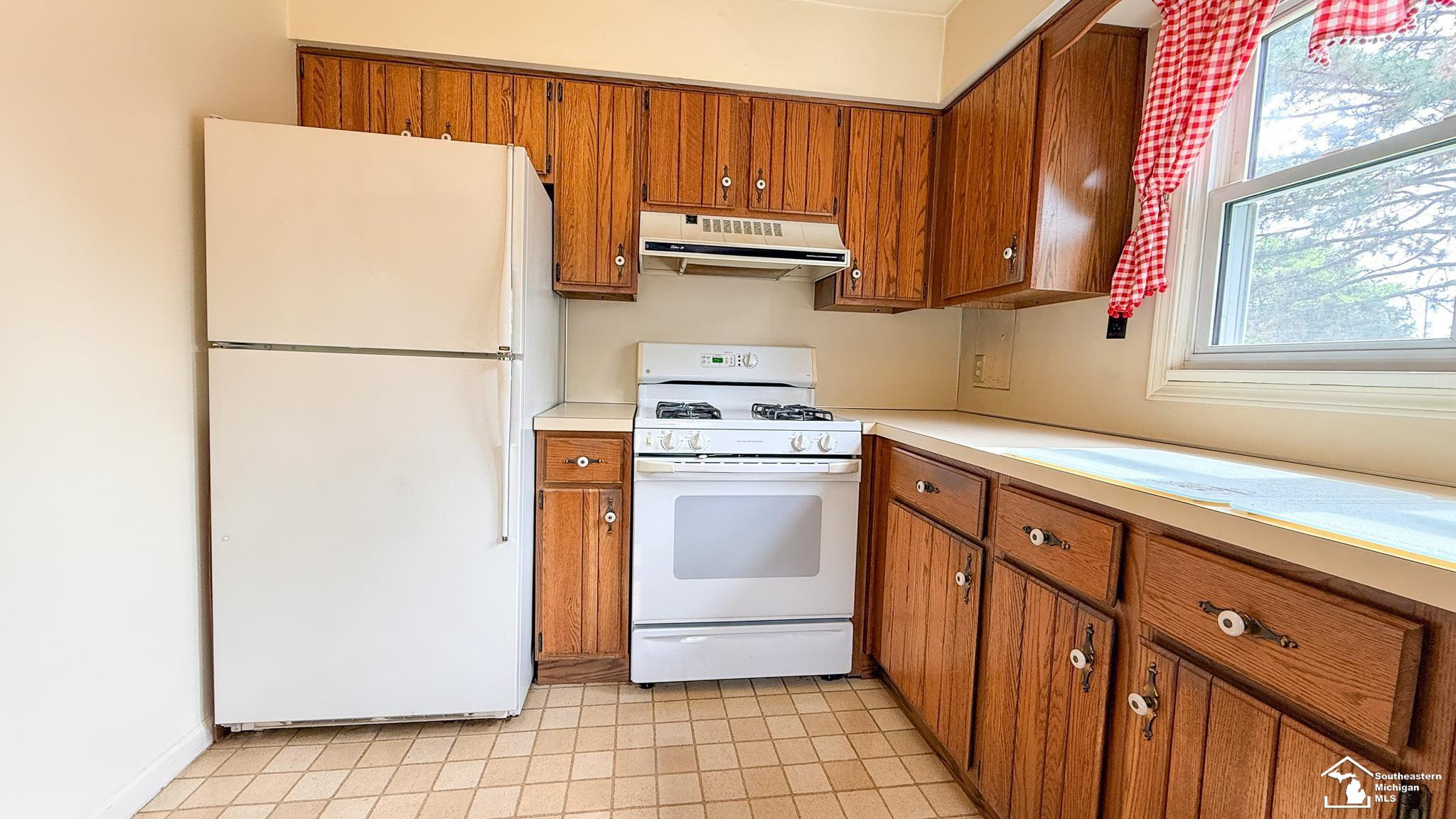 7947 Lake Breeze Drive, Monroe, MI 48161 — Photo 17