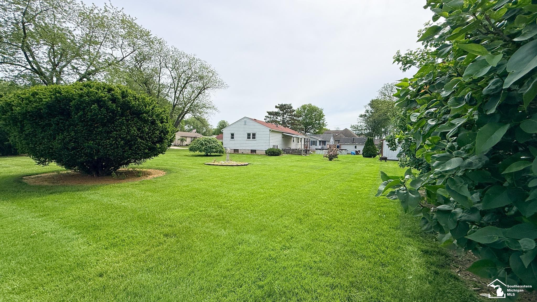 7947 Lake Breeze Drive, Monroe, MI 48161 — Photo 31