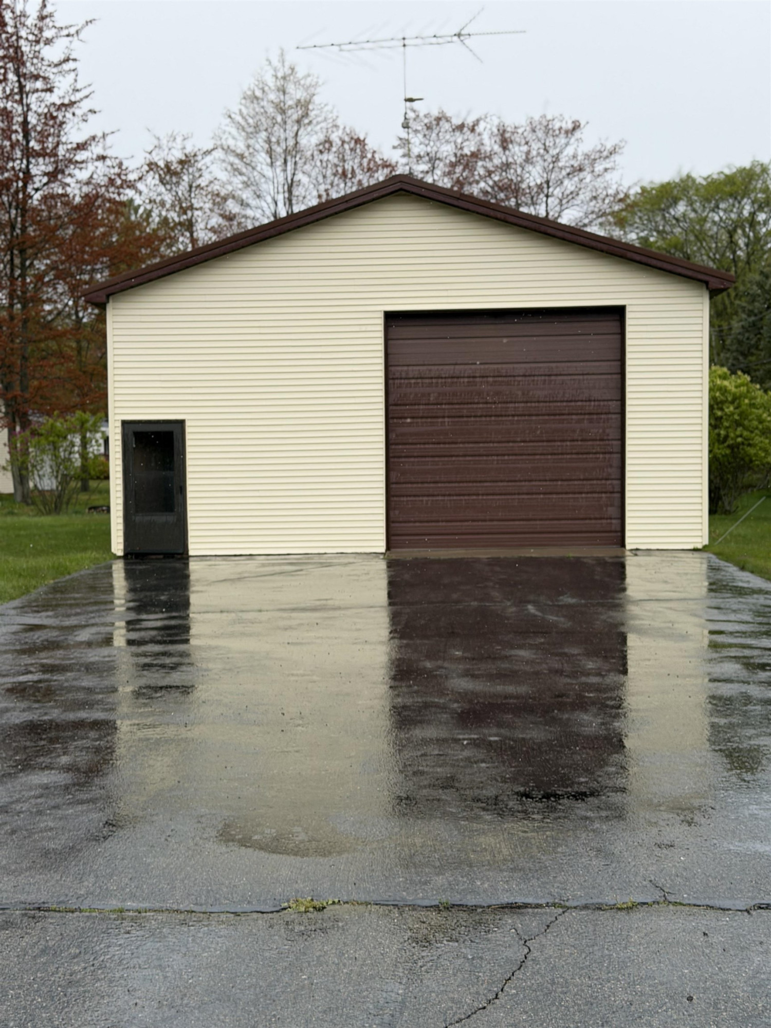 4866 Mikes Drive, Caseville, MI 48725 — Photo 45